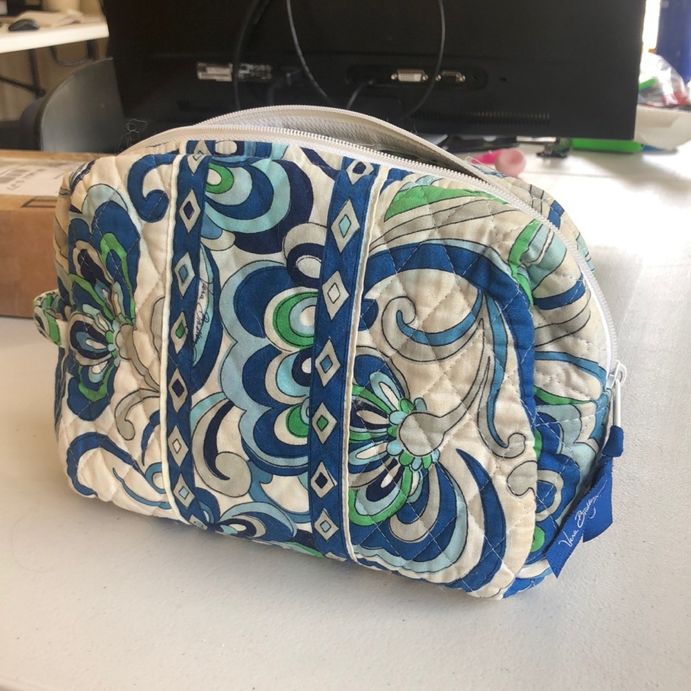 Large Vera Bradley Makeup Bag Mediterranean White